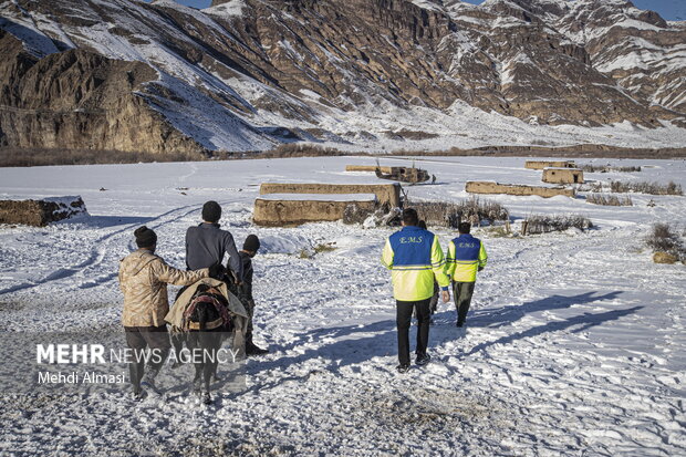 Rescuing shepherds trapped in snowy mountains of Zanjan