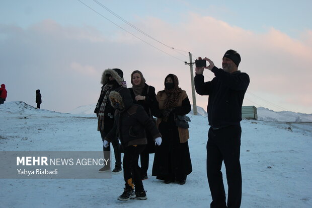 شادی و تفریح مردم کرمانشاه در یک روز برفی