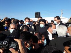 Cumhurbaşkanı Reisi Kirman'daki sel bölgelerini ziyaret etti