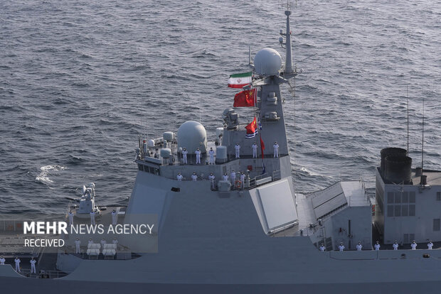 رزمایش مرکب کمربند امنیت دریایی ۲۰۲۲ با حضور یگان‌های سطحی و پروازی نیروهای دریایی ارتش، سپاه و نیروی دریایی کشورهای چین و روسیه بامداد امروز برگزار شد