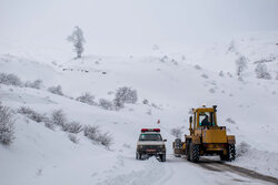 محورهای عبوری ۱۰ روستای گلستان همچنان مسدود است