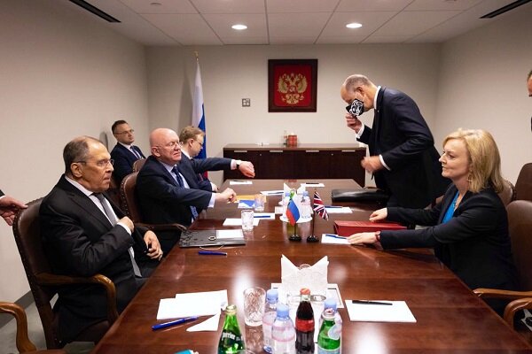 وزرای خارجه روسیه و انگلیس دیدار می‌کنند/کاهش تنش پیرامون اوکراین
