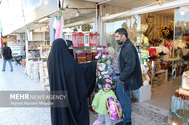 گرمی بازار گل مشهد در آستانه روز مادر