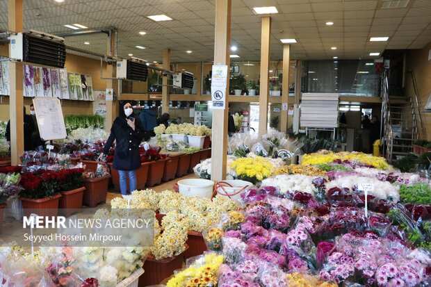 گرمی بازار گل مشهد در آستانه روز مادر