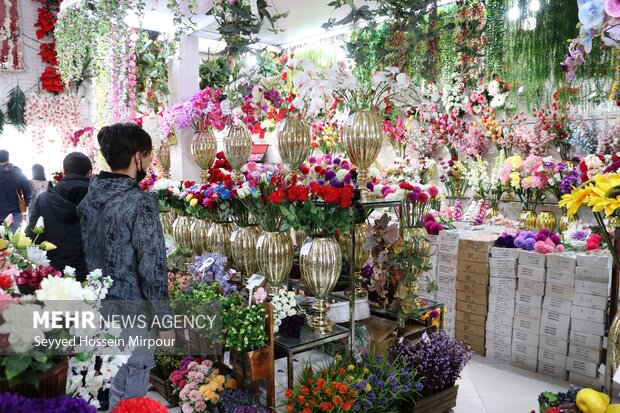 گرمی بازار گل مشهد در آستانه روز مادر