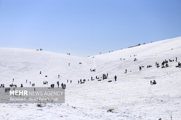 Snow tubing in Fars, Qazvin provinces