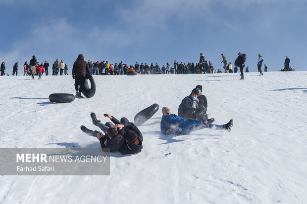 Snow tubing in Fars, Qazvin provinces