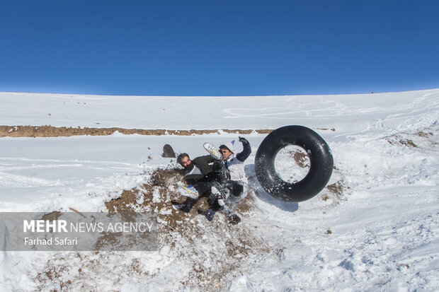 Snow tubing in Fars, Qazvin provinces