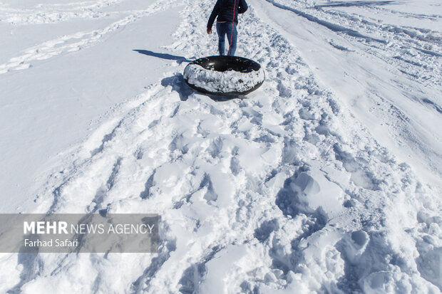 Snow tubing in Fars, Qazvin provinces