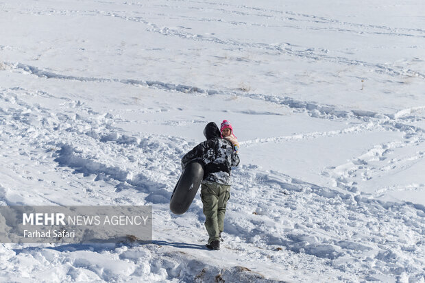 Snow tubing in Fars, Qazvin provinces