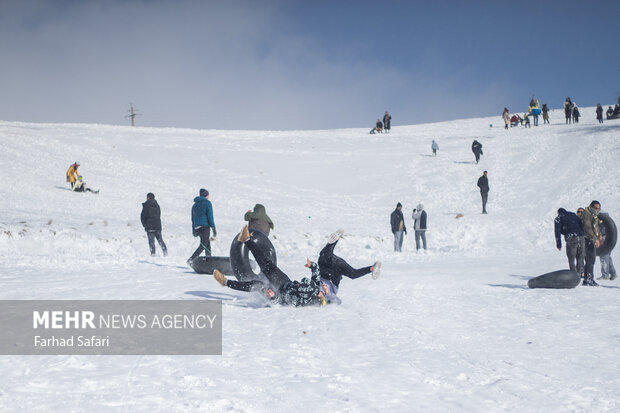 Snow tubing in Fars, Qazvin provinces