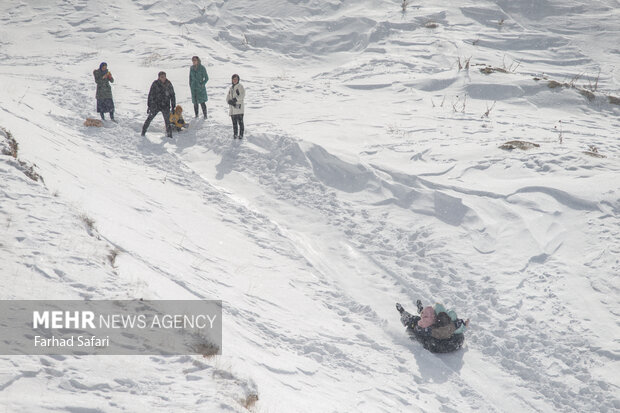 Snow tubing in Fars, Qazvin provinces