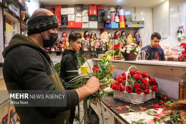 People in Tabriz celebrating Mothers' Day 