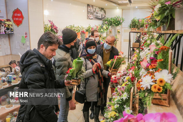 People in Tabriz celebrating Mothers' Day 