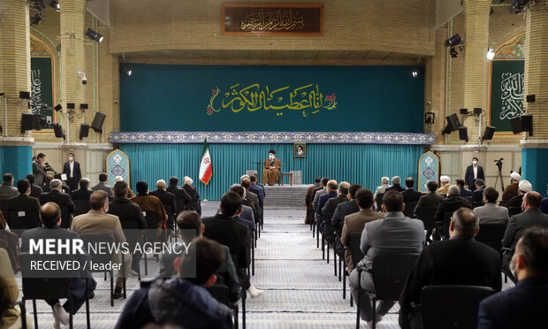 Leader receives Ahl al-Bayt eulogists
