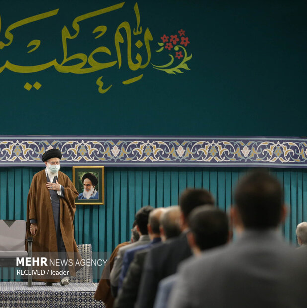 Leader receives Ahl al-Bayt eulogists
