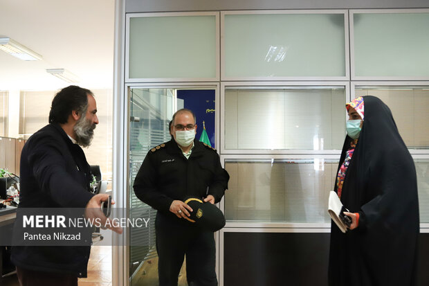 علی ولی پور گودرزی رئیس پلیس امنیت اقتصادی تهران بزرگ در حال بازدید از خبرگزاری مهر است