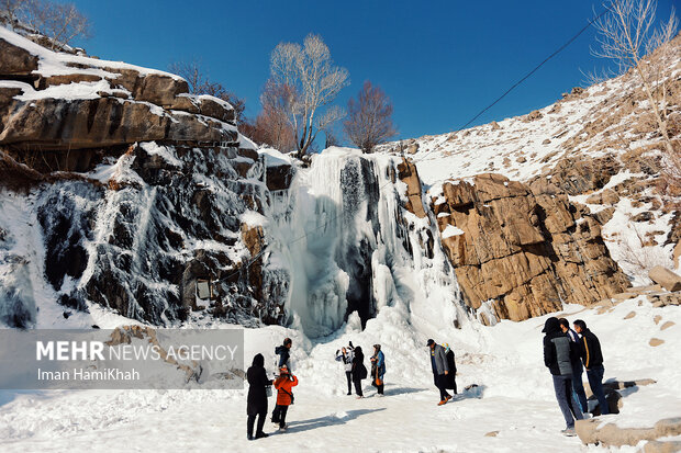 یخ زدن آبشار گنجنامه همدان