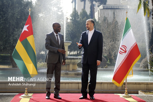 Iranian, Togolese FMs hold meeting
