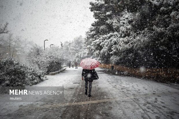 بارش سنگین برف زندگی در آتن