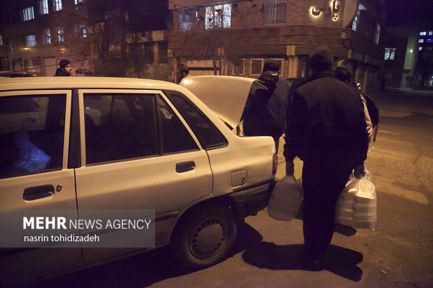 کمک رسانی جهادگران به بی سرپناهان در کرمانشاه