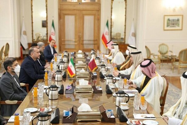 Emir Abdullahiyan Katarlı mevkidaşı ile Tahran'da görüştü