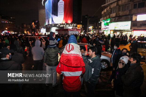 İran Dünya Kupası'nı garantiledi; Halk kutlama için sokaklara indi