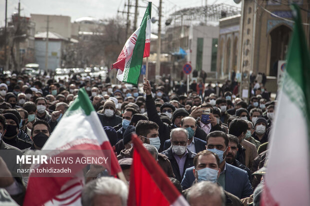 راهپیمایی مردم کرمانشاه در حمایت از مردم مظلوم یمن