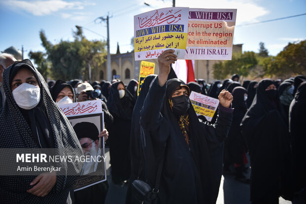 راهپیمایی مردم شیراز در حمایت از مردم مظلوم یمن