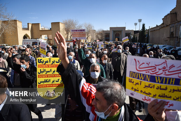 راهپیمایی مردم شیراز در حمایت از مردم مظلوم یمن