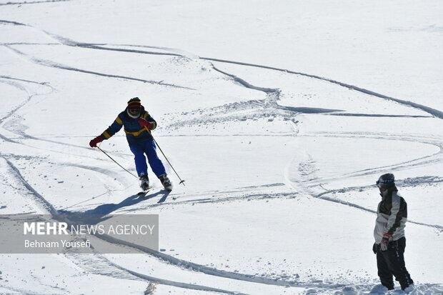 پیست اسکی«شهدای سربند» شازند