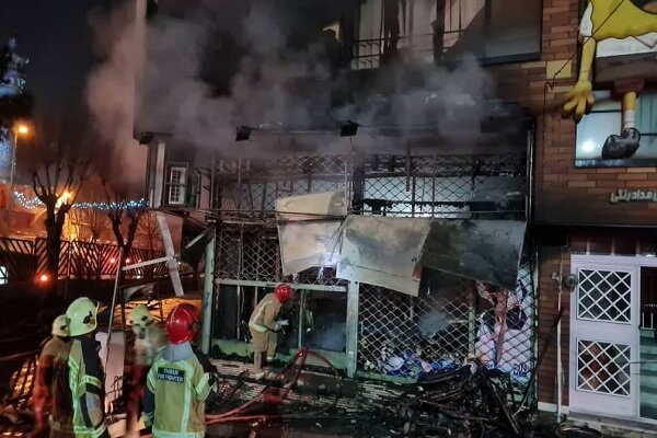 آتش‌سوزی در خیابان فدائیان اسلام/ یک نفر جان باخت
