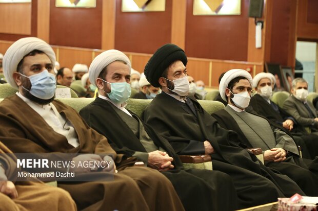 همایش بزرگداشت شهدای روحانی و طلبه در اردبیل 