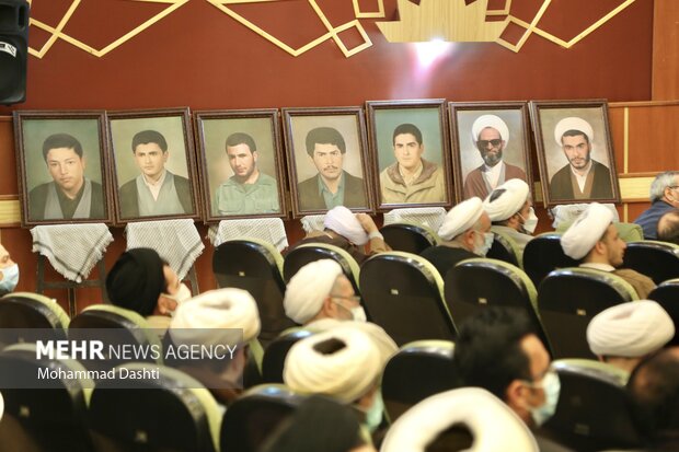 همایش بزرگداشت شهدای روحانی و طلبه در اردبیل 