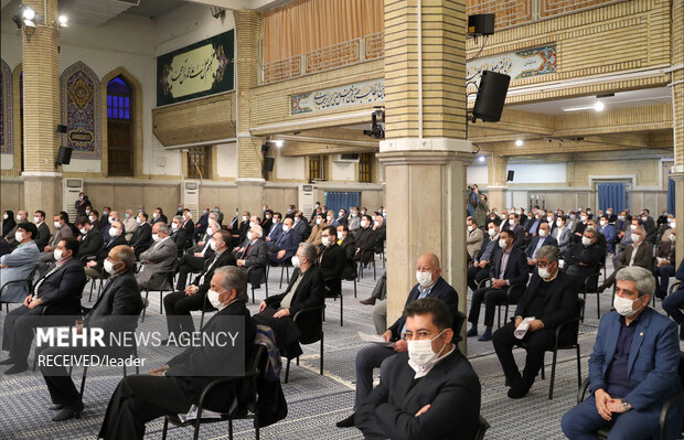 Leader meeting with Iranian manufacturers, economic agents