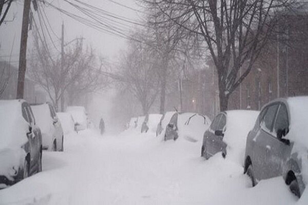 Powerful winter storm pummels eastern US