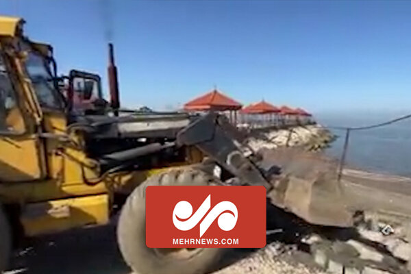 پلاژ سازمان بهزیستی در ساحل بابلسر تخریب شد