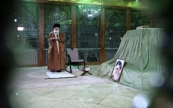 Leader pays tribute to Imam Khomeini on anniv of Islamic Rev.