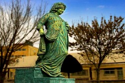 تندیس مستوره اردلان، اولین زن تاریخ‌نگار جهان ثبت ملی شد