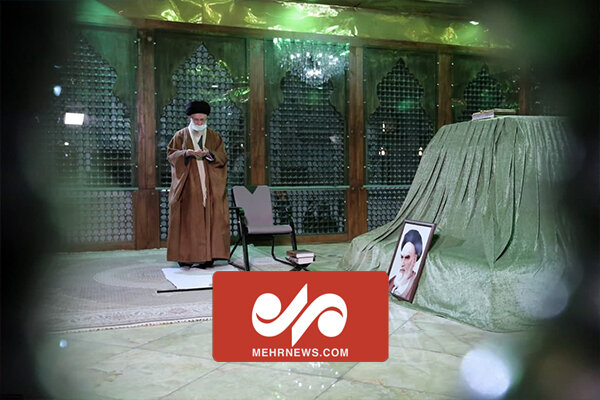 تصاویری از حضور رهبر انقلاب در حرم مطهر امام خمینی (ره) 