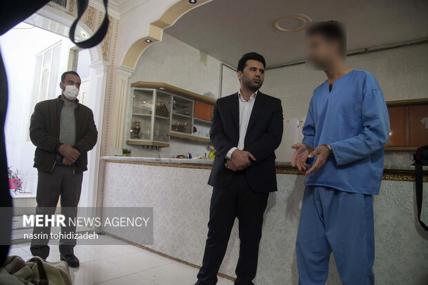 بازسازی صحنه قتل خانوادگی در کرمانشاه
