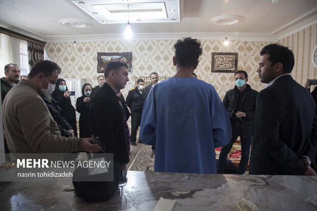 بازسازی صحنه قتل خانوادگی در کرمانشاه