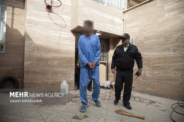 بازسازی صحنه قتل خانوادگی در کرمانشاه