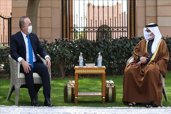  وزیر خارجه ترکیه با ولیعهد بحرین دیدار کرد