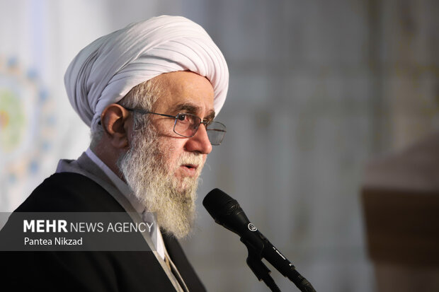 آیت‌الله رمضانی: انقلاب اسلامی ما را در مسیر صحیح تاریخ قرار داد