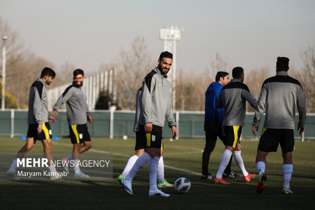 احمد نوراللهی در تمرین تیم ملی فوتبال ایران پیش از دیدار با امارات حضور دارد