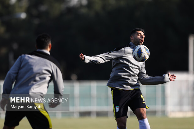 مهدی طارمی در آخرین تمرین تیم ملی فوتبال ایران پیش از دیدار با امارات حضور دارد