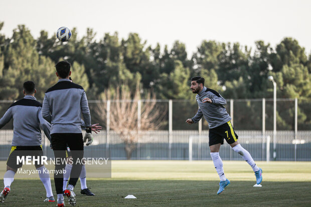علیرضا جهانبخش در تمرین تیم ملی فوتبال ایران پیش از دیدار با امارات حضور دارد