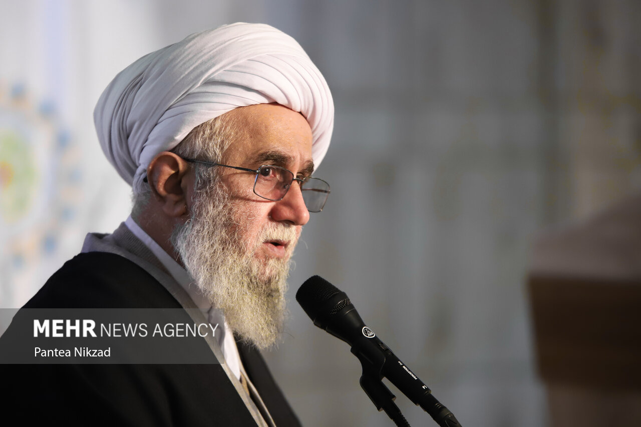 آیت‌الله رمضانی: انقلاب اسلامی ما را در مسیر صحیح تاریخ قرار داد