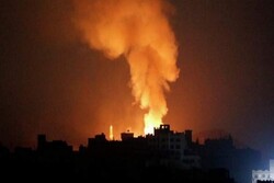جنگنده های سعودی ساختمان وزارت ارتباطات یمن را بمباران کردند